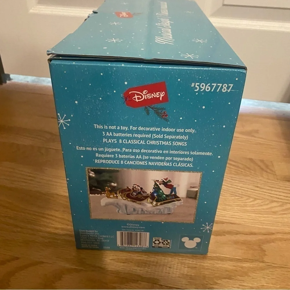 Disney Musical Sleigh Christmas Decoration NEW Mickey Mouse Minnie Goofy Pluto